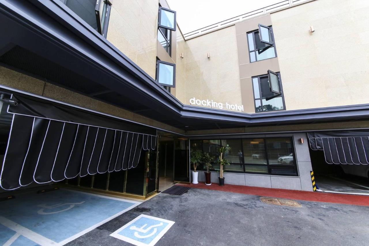 Docking Hotel Kimpho Kültér fotó