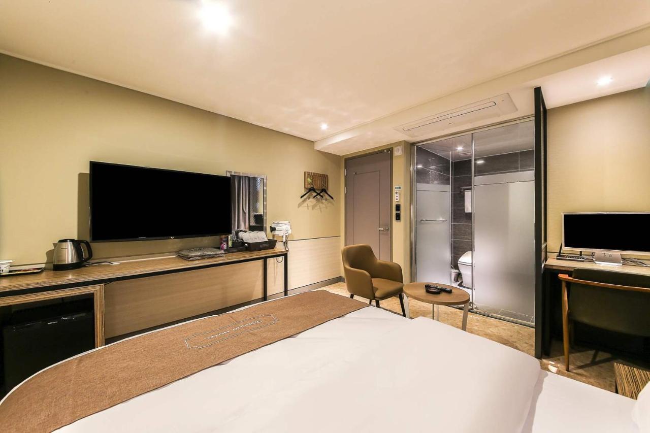 Docking Hotel Kimpho Kültér fotó